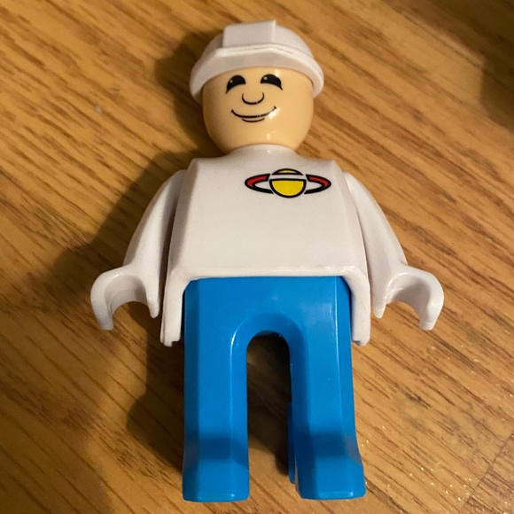 BRIO Space Man Astronaut & Shuttle - Picture 9 of 12